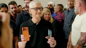 Apple CEO Tim Cook Steps Down, John Ternus Replaces Him